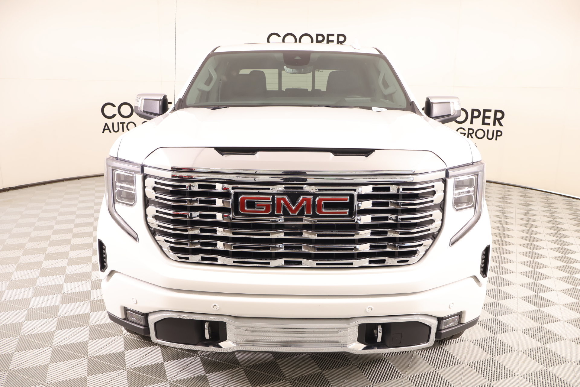 Used 2024 GMC Sierra 1500 Denali w/ Denali Reserve Package AWD/4WD image 10