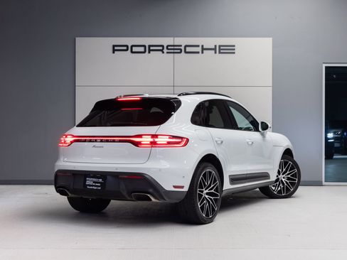 Certified 2023 Porsche Macan AWD/4WD image 7