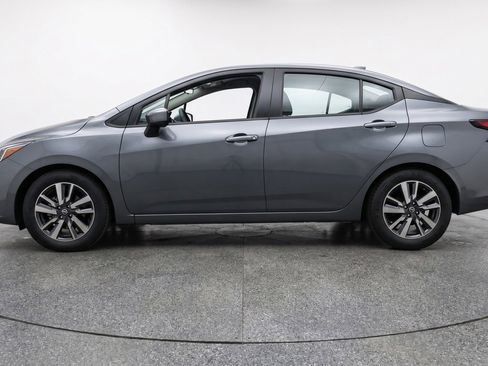 Used 2025 Nissan Versa SV image 5