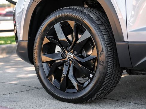 Used 2022 Volkswagen Taos SE image 68