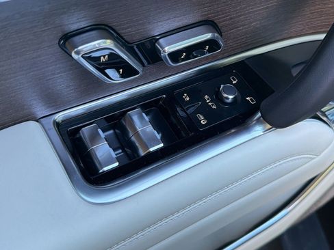 New 2026 Land Rover Range Rover Autobiography AWD/4WD image 14