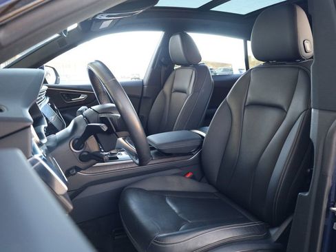 Used 2020 Audi Q8 image 15