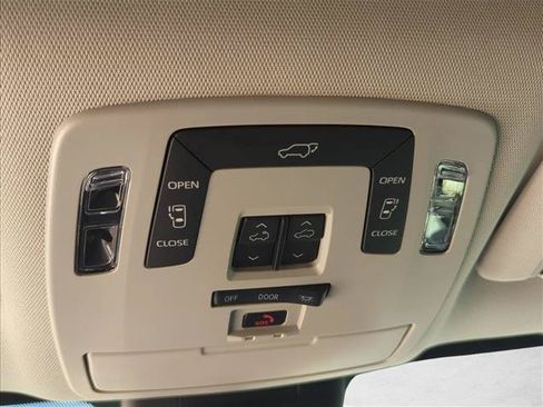 New 2026 Toyota Sienna XLE FWD image 23
