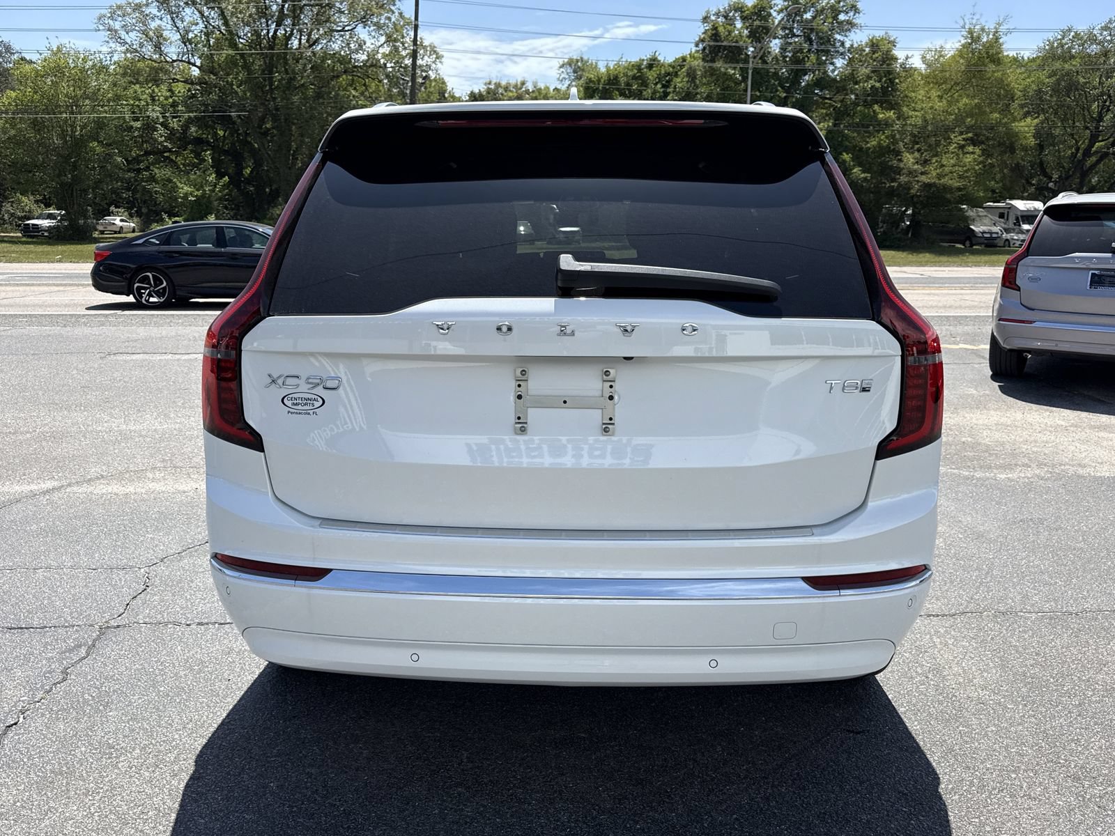 New 2026 Volvo XC90 T8 Plus w/ Protection Package Premier AWD/4WD image 4
