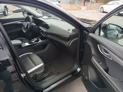 Used 2025 Buick Envision Sport Touring image 21