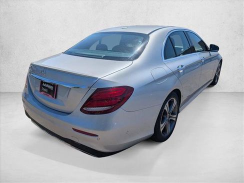 Used 2019 Mercedes-Benz E 300 image 5