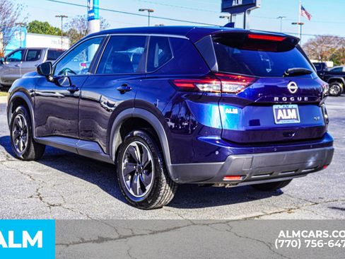 Used 2024 Nissan Rogue SV image 7