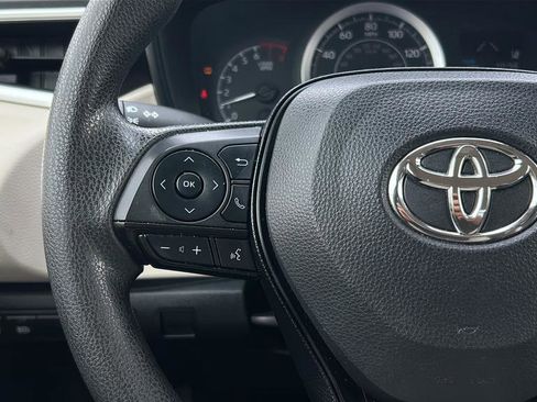 Used 2022 Toyota Corolla LE image 24