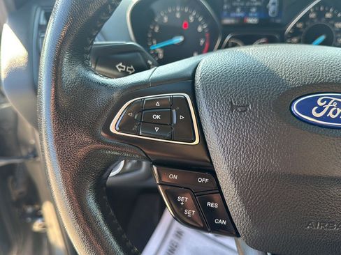 Used 2019 Ford Escape SEL image 19