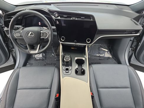Used 2023 Lexus RZ 450e Premium w/ Technology Package AWD/4WD image 9