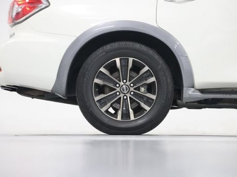 Used 2018 Nissan Armada Platinum w/ Captain Seat Package AWD/4WD image 19