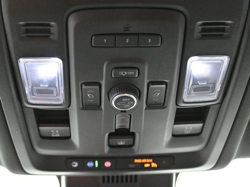 Used 2024 Chevrolet Tahoe High Country AWD/4WD image 31