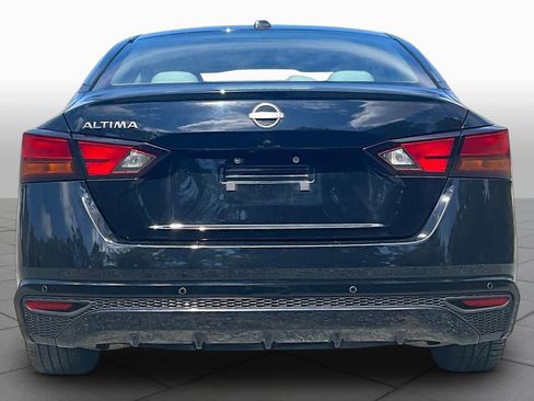Used 2025 Nissan Altima 2.5 SV FWD image 5