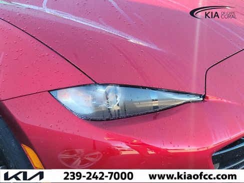 Used 2021 MAZDA MX-5 Miata Sport RWD image 6