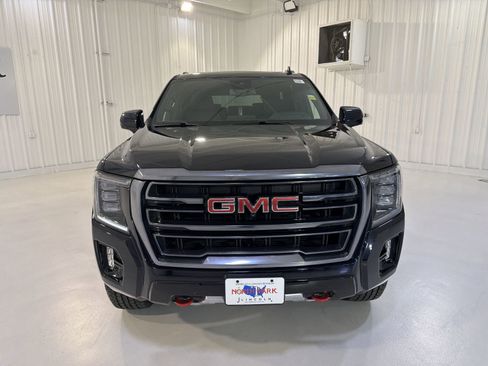 Used 2024 GMC Yukon AT4 w/ Technology Package AWD/4WD image 33