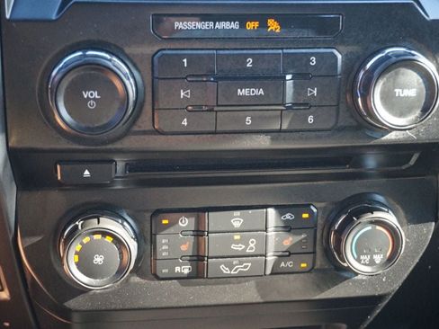 Used 2018 Ford F150 XLT w/ Equipment Group 302A Luxury AWD/4WD image 39