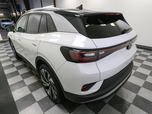 New 2025 Volkswagen ID.4 Pro S Plus image 10