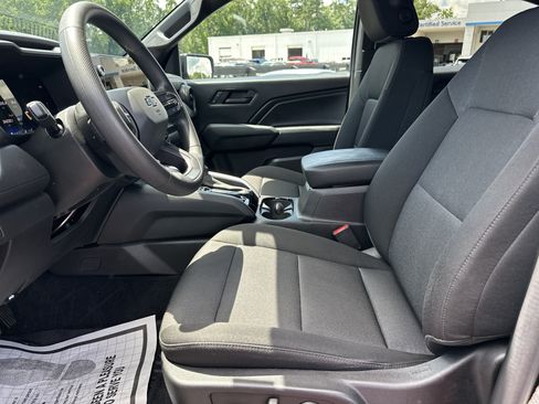 Used 2024 Chevrolet Colorado Trail Boss w/ Technology Package AWD/4WD image 10