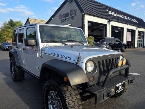 Used 2010 Jeep Wrangler Unlimited Rubicon image 1
