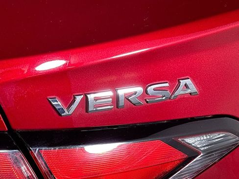 Used 2021 Nissan Versa SV FWD image 23