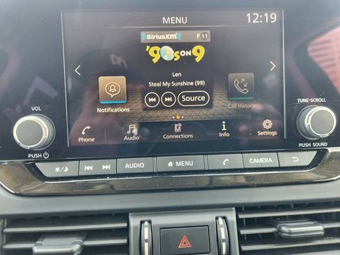 Used 2025 Nissan Pathfinder S AWD/4WD image 16