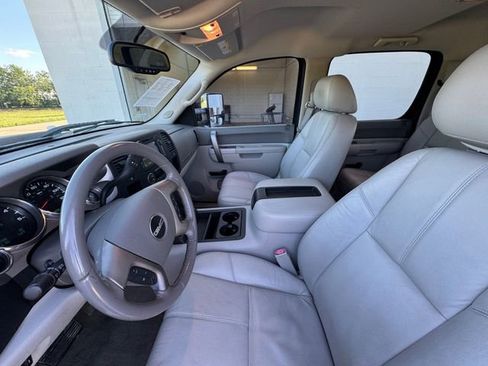Used 2011 GMC Sierra 2500 SLE w/ SLE Preferred Package RWD image 28