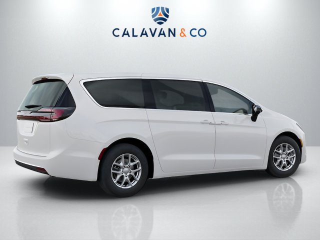 New 2027 Chrysler Pacifica Select FWD image 6