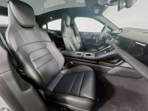 New 2025 Porsche Taycan image 29