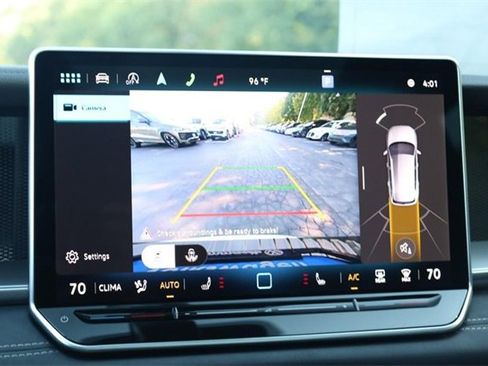 New 2025 Volkswagen Tiguan SE image 14