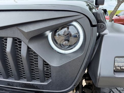 Used 2022 Jeep Wrangler Sport AWD/4WD image 10