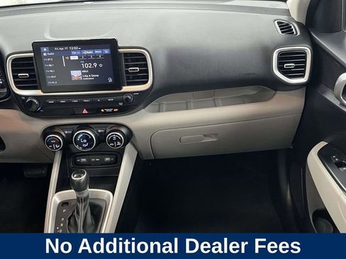 Used 2022 Hyundai Venue SEL FWD image 21