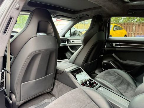 Used 2019 Porsche Panamera GTS AWD/4WD image 18