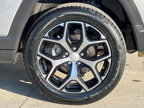 Used 2024 Jeep Compass Limited image 36