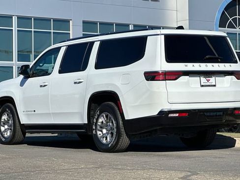 Certified 2024 Jeep Wagoneer L 4WD image 9