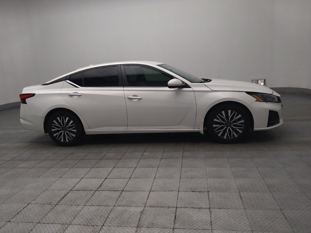 Used 2023 Nissan Altima 2.5 SV FWD image 11