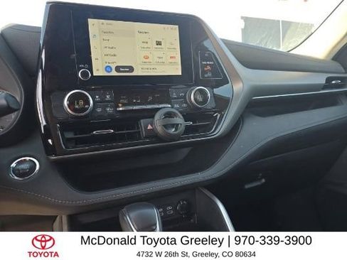 Used 2023 Toyota Highlander LE image 11