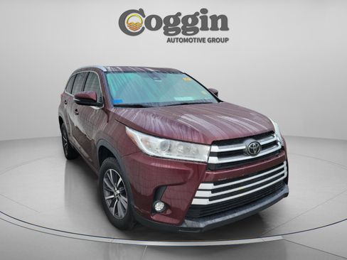 Used 2017 Toyota Highlander XLE image 6