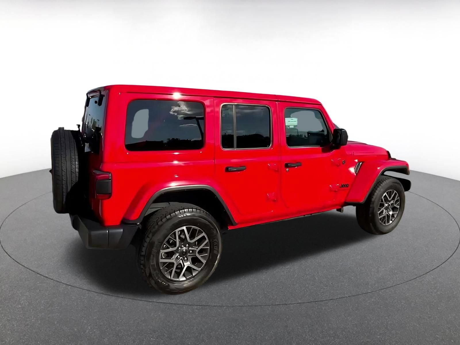 Used 2025 Jeep Wrangler Unlimited Sahara AWD/4WD image 13