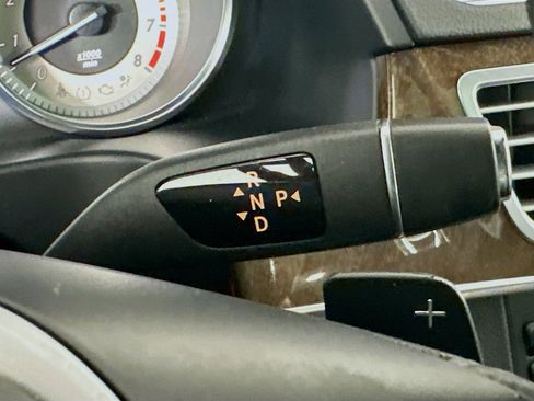 Used 2014 Mercedes-Benz E 350 Sedan image 25