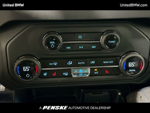 Used 2025 Ford Bronco Badlands image 11