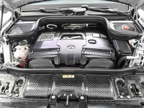 Used 2024 Mercedes-Benz GLS 580 4MATIC image 29