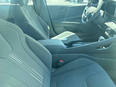 Certified 2023 Hyundai Elantra SEL FWD image 6
