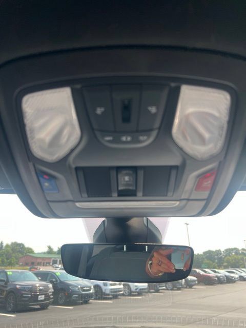 Used 2022 RAM 1500 4x4 Crew Cab image 21
