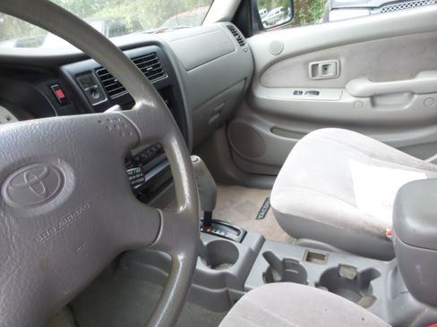 Used 2002 Toyota Tacoma PreRunner image 13