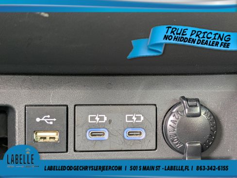 Used 2022 Toyota Highlander LE FWD image 31