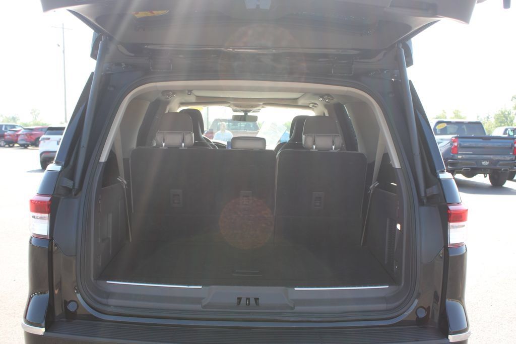 Used 2024 Lincoln Navigator L Reserve AWD/4WD image 13