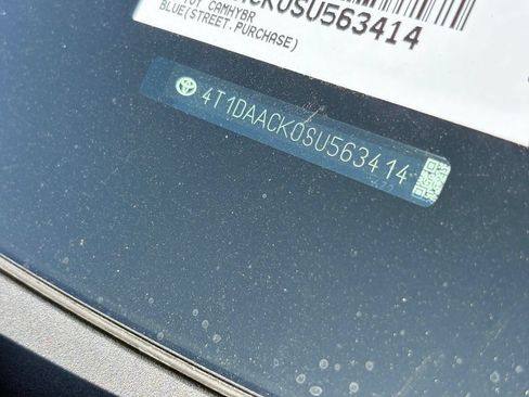 Used 2025 Toyota Camry LE FWD image 11