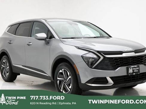 Used 2023 Kia Sportage LX image 1