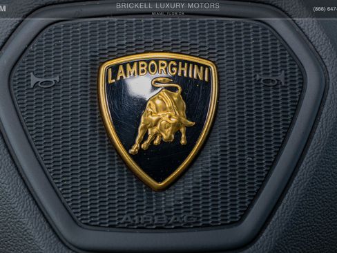 Used 2022 Lamborghini Urus AWD/4WD image 36