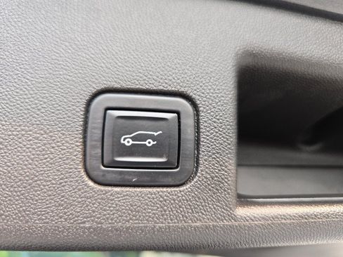 Used 2022 Chevrolet Equinox LT AWD/4WD image 37